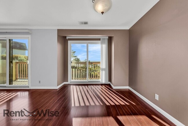 Building Photo - 963 Ridgeview Ct