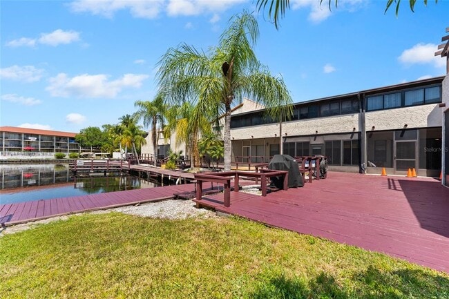 Building Photo - 2571 Cyprus Dr