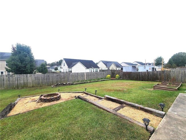 Building Photo - 5215 Woodpecker Dr