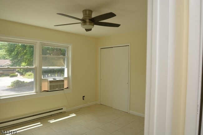Building Photo - 14 Oak Ridge Rd