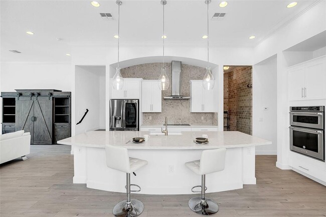 Building Photo - 8436 Via Vittoria Way