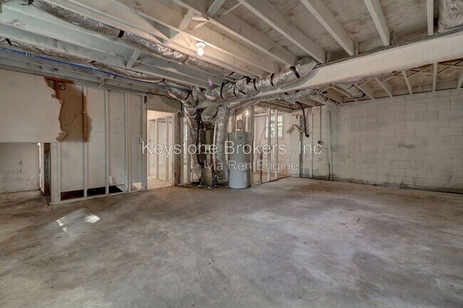 Building Photo - 1387 Willow Dr