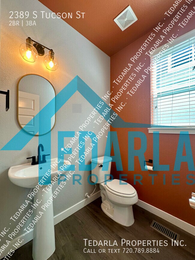 Building Photo - 2389 S Tucson St