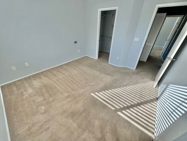 Building Photo - MOVE IN SPECIAL - BRIGHT 2-BEDROOM CONDO IN SOUTHWEST LAS VEGAS CONDO