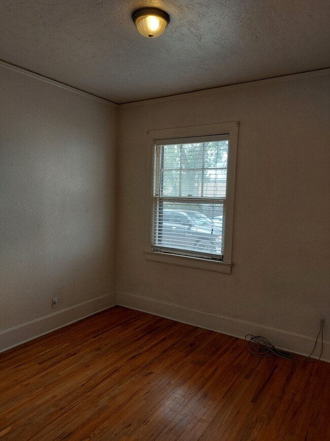 Building Photo - 715 16th St