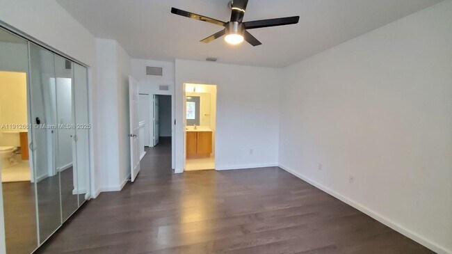 Building Photo - 8222 SW 27th St