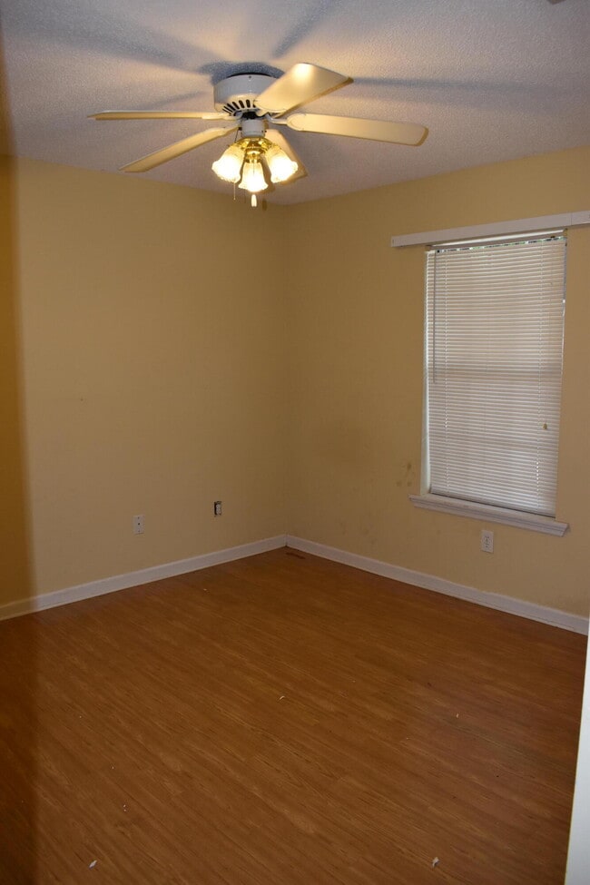 Building Photo - 710 Legacy Ct