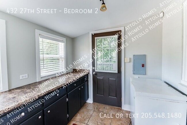 Building Photo - 432 27th St