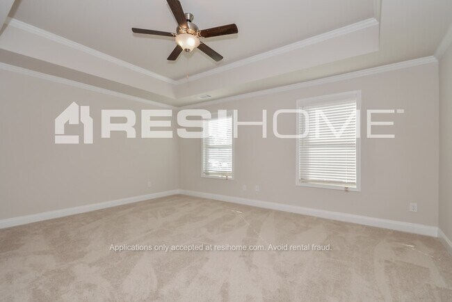 Building Photo - 3038 Faireno Pl