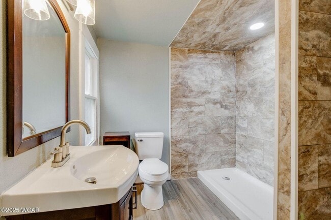 Building Photo - Beautiful and fully renovated Home for Rent