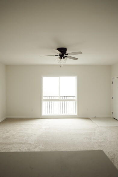 Building Photo - Oak Hill Apartments