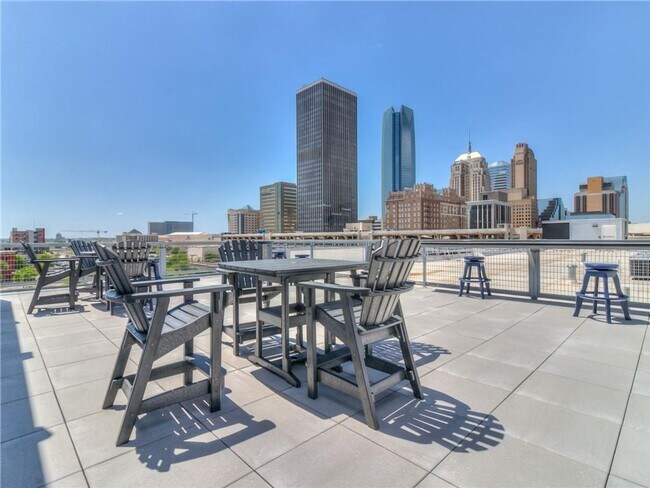 Building Photo - 1 NE 2nd St