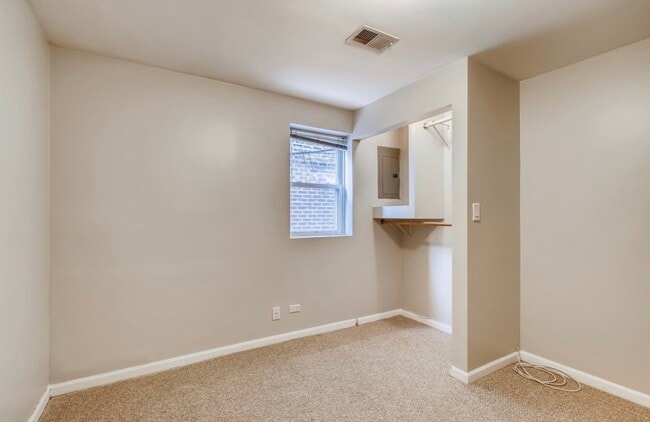 Building Photo - 722 S Oakley Blvd