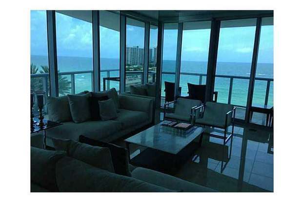 Building Photo - 17001 Collins Ave