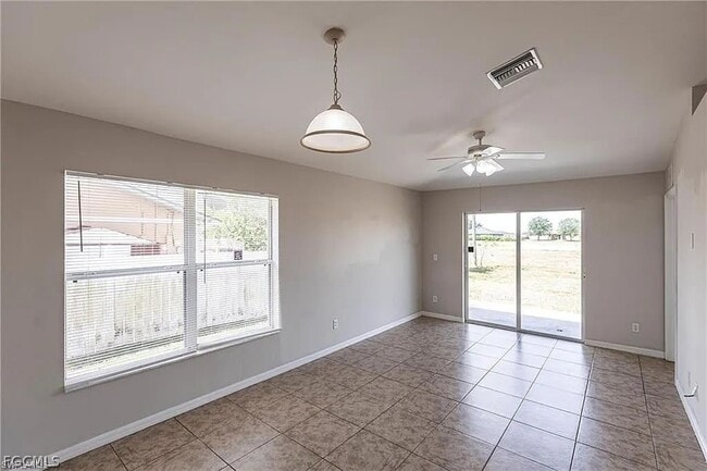 Building Photo - 2130 NE 8th Pl