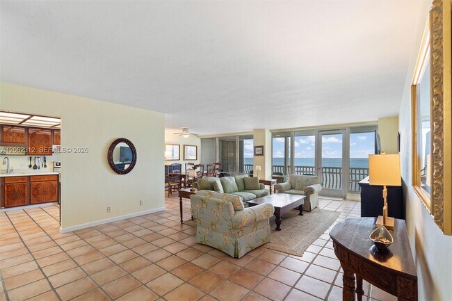 Building Photo - 2200 S Ocean Ln