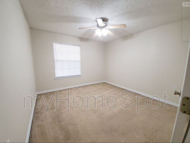 Building Photo - 9580 Cobblebrook Dr