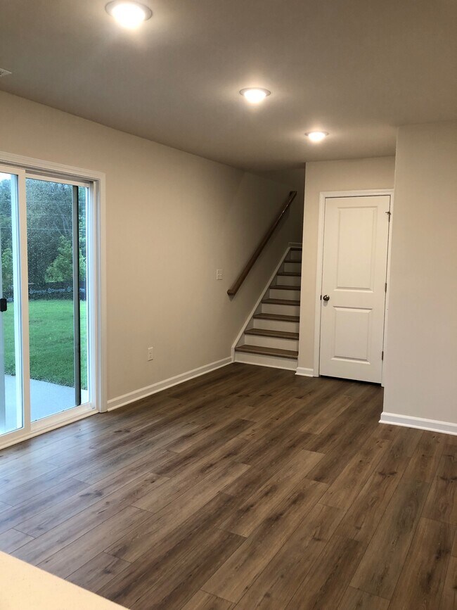 Building Photo - 6014 Red Pheasant Dr