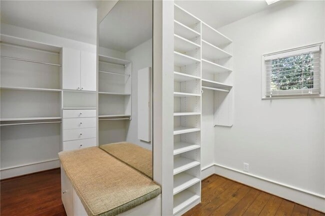 Building Photo - 1965 W Wesley Rd NW