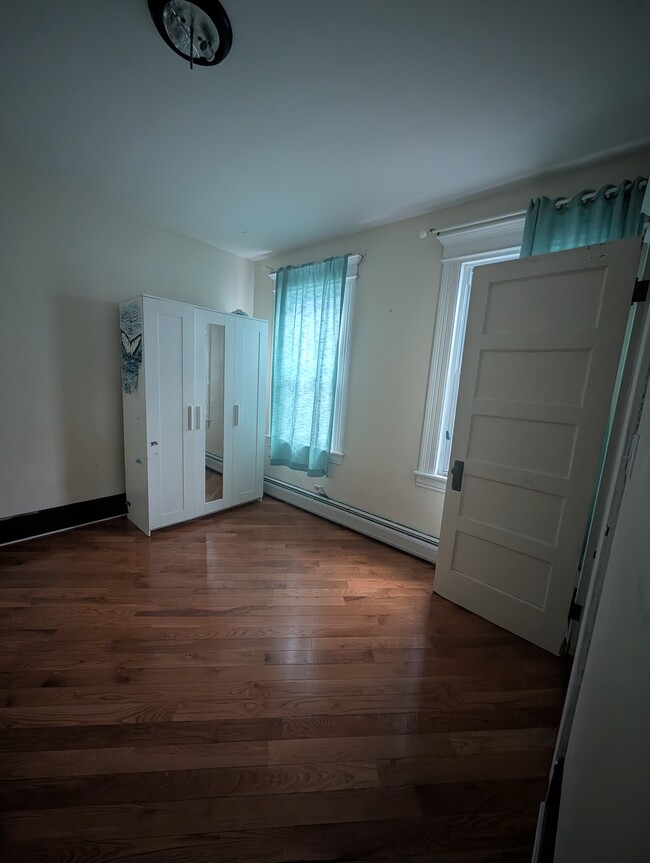 Room 2 - 406 Gregory St