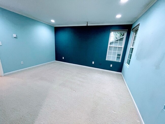 Building Photo - Exquisite Home with 3 Bed and 2.5 Bath in ...