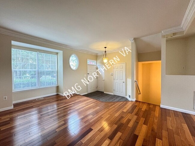 Building Photo - 10230 Magnolia Grove Dr