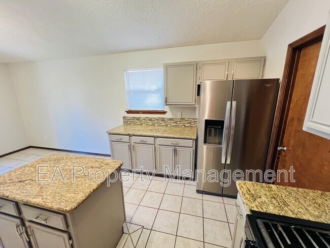 Building Photo - 8016 Lynnhaven Pl NW