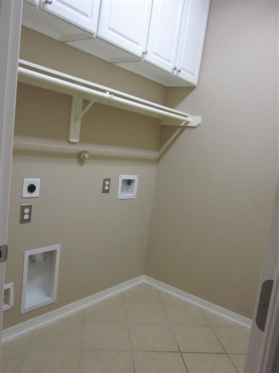 Building Photo - 8406 Oak Villa Ct