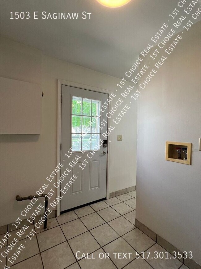 Building Photo - 1503 E Saginaw St