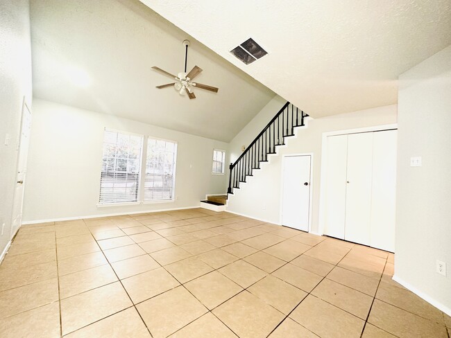 Building Photo - 11014 Longtom Ct