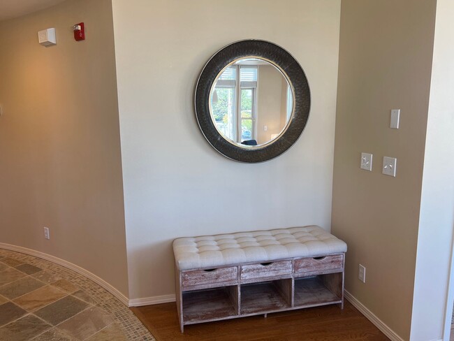 Building Photo - 2 Bed / 2 Bath Bay-View Condo for Rent in ...