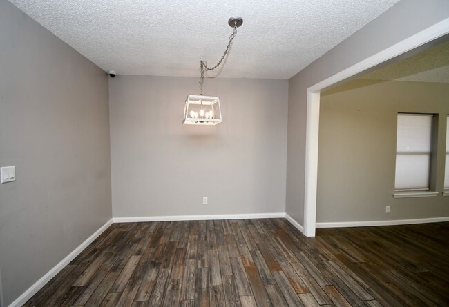 Building Photo - Charming 3-bedroom, 2-bath home in the highly sought-after Bixby School District