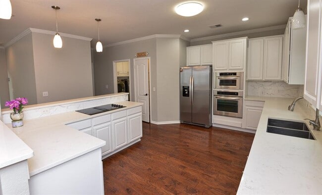 Building Photo - 8517 Sweet Cherry Dr