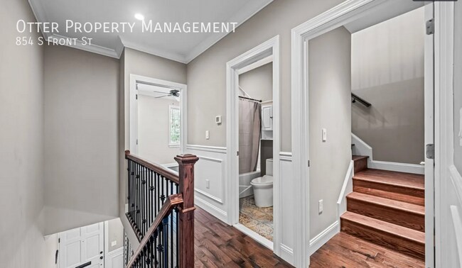 Building Photo - 854 S Front St