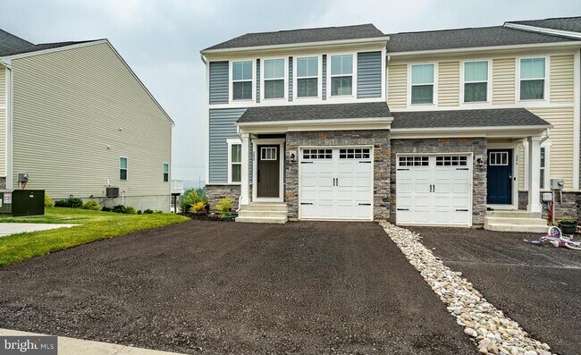Building Photo - 208 Chase Dr