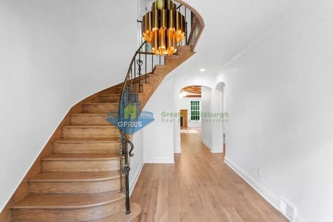 Building Photo - Elegant Fox Chapel 4-Bedroom, 3.5-Bath Home