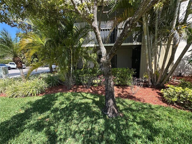 Building Photo - 3300 Fox Chase Cir