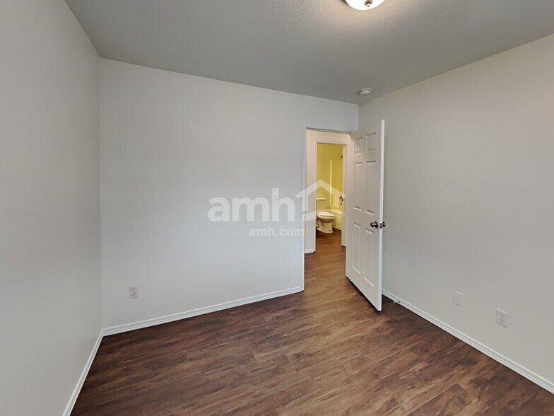 Building Photo - 6424 217th St E