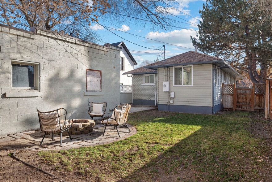 Building Photo - 370 W 400 S