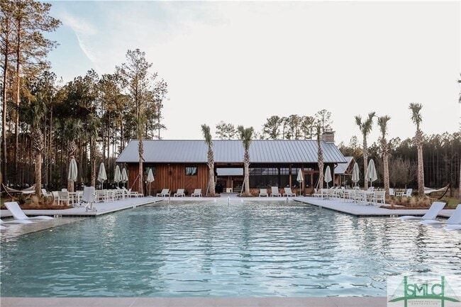 Building Photo - 131 Shade Tree Dr