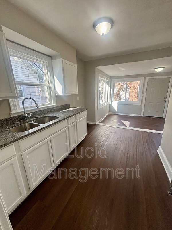 Building Photo - 328 Cecil Ave