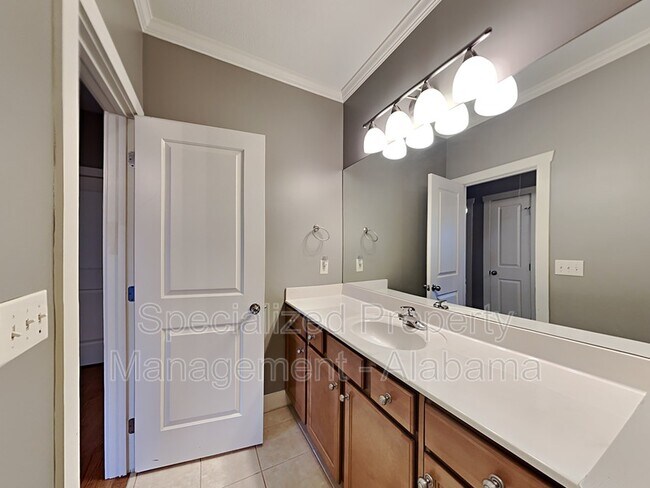Building Photo - 2088 Eagle Ridge Dr
