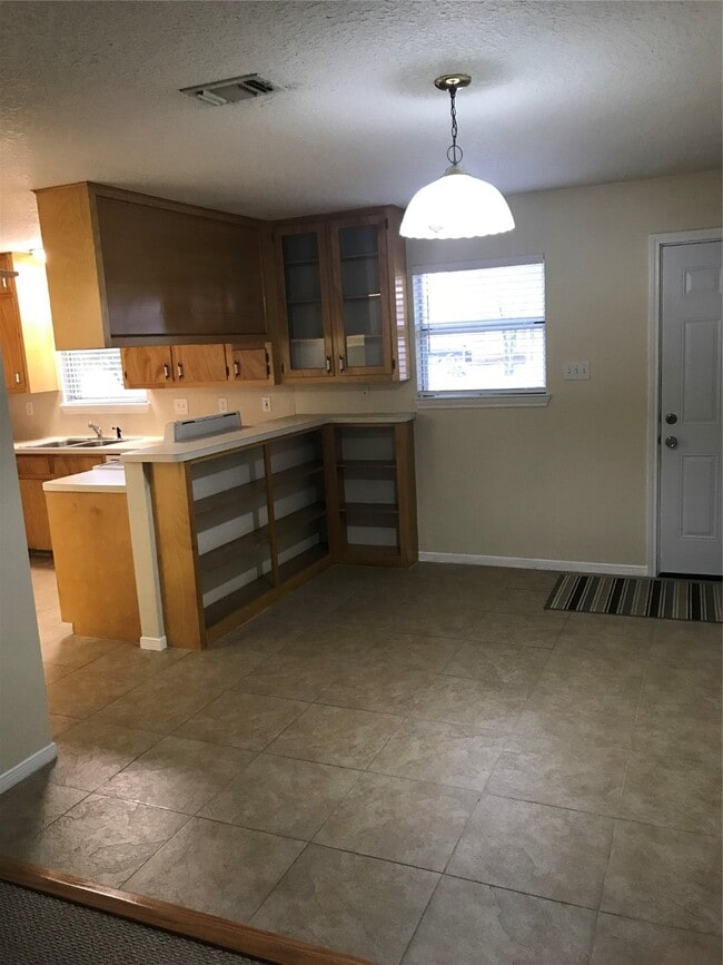Building Photo - 5505 Avenue K