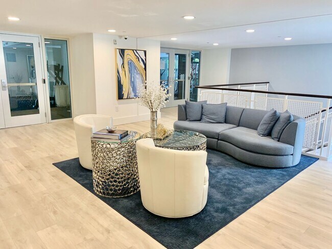 Building Photo - South Beach Contemporary Top Floor New Yor...