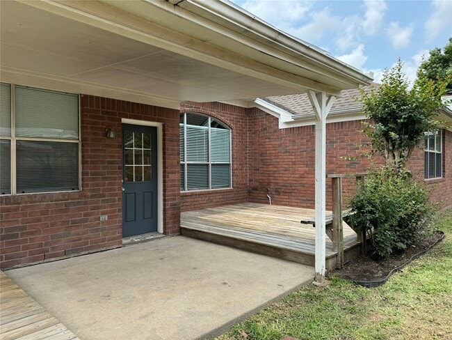 Building Photo - 19722 Creek Bend Trail