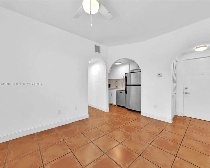 Building Photo - 1218 Drexel Ave