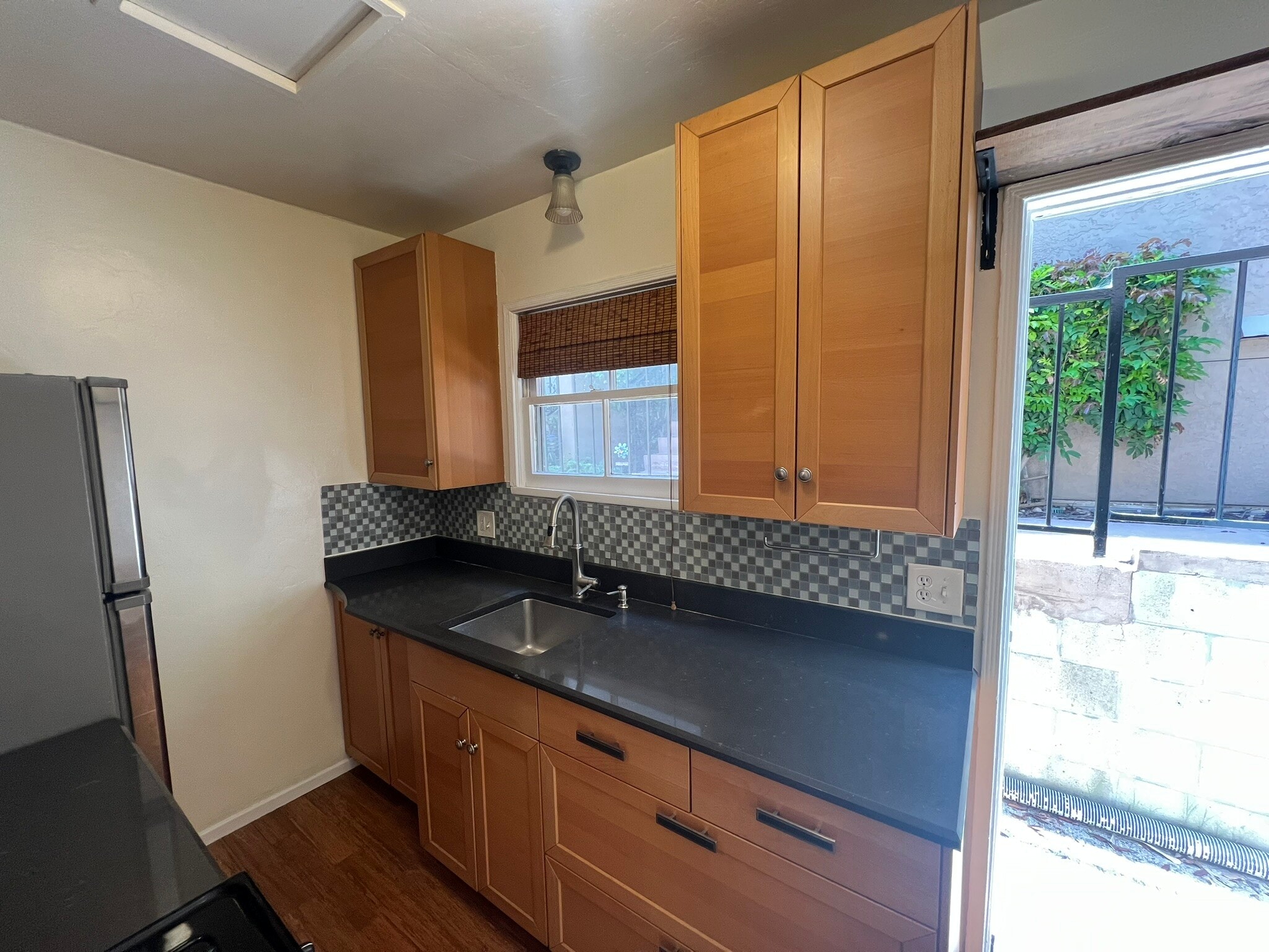 Building Photo - 2019 Cypress Ave