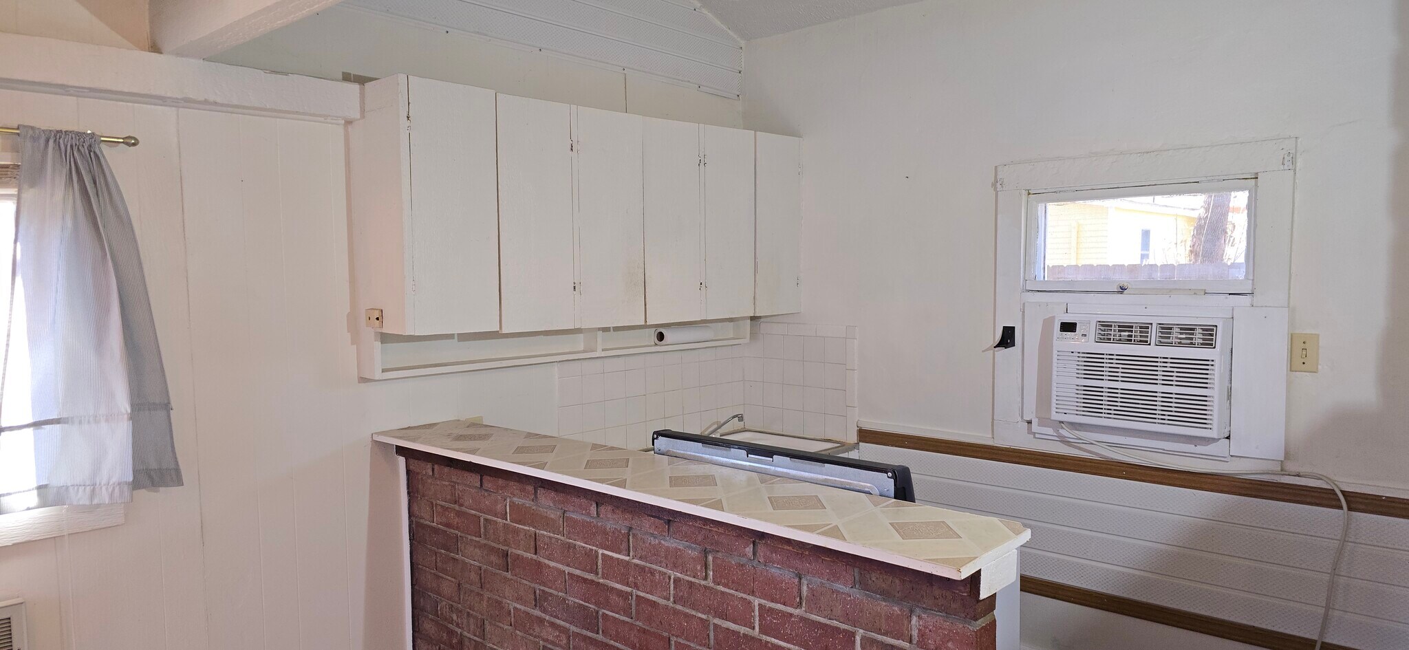 Building Photo - 511 N 4th St