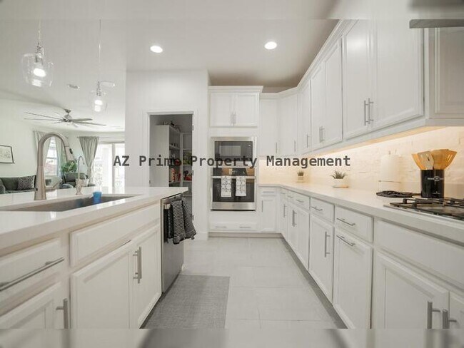 Building Photo - 12125 W Luxton Ln