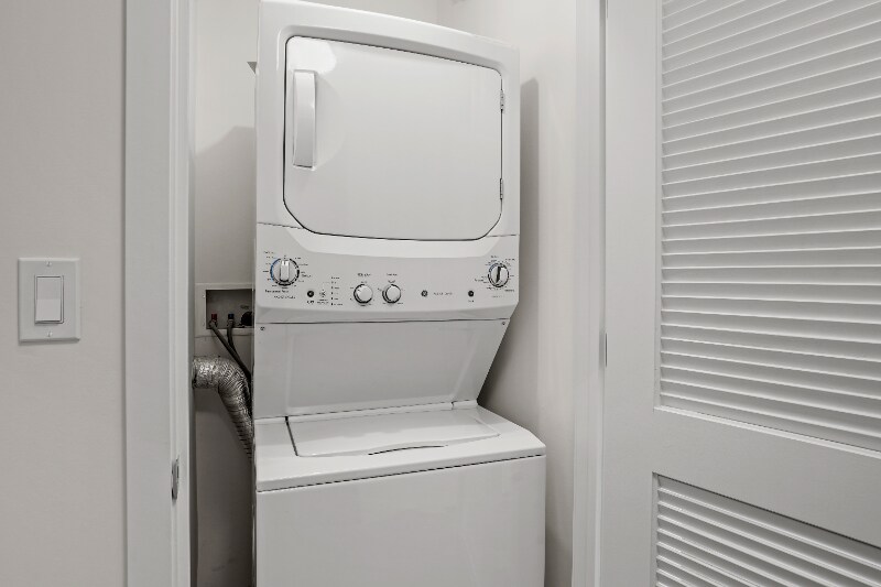 Building Photo - 176 W Superior St